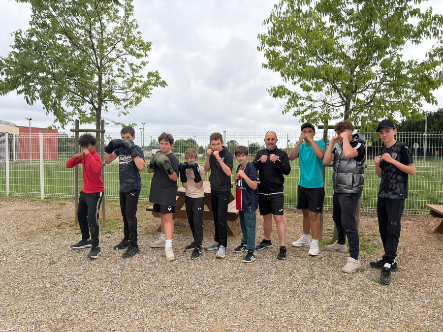 Une initiation de boxe à l'Espace Jeunes