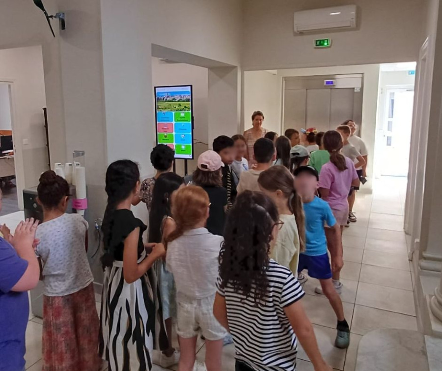 Les élèves découvrent les services de la mairie lors du parcours citoyen