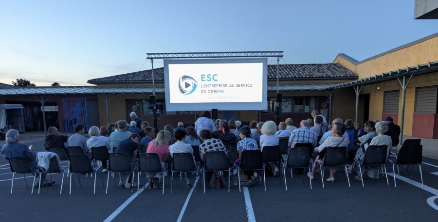 Le cinéma sous les étoiles séduit les cinéphiles à Cazouls-lès-Béziers