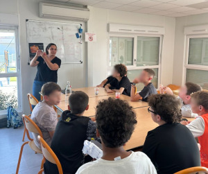 Initiation à la Langue des Signes à l'Espace Jeunes