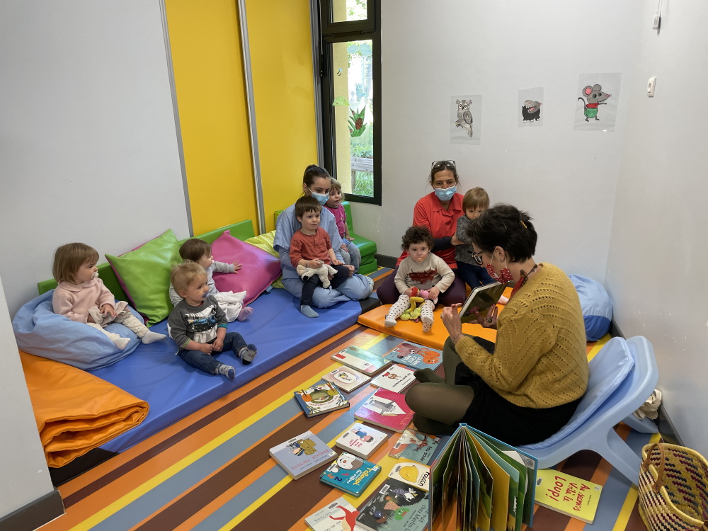 2021 04 13 les petites oreilles chez les petits filous lecture crèche médiathèque 1