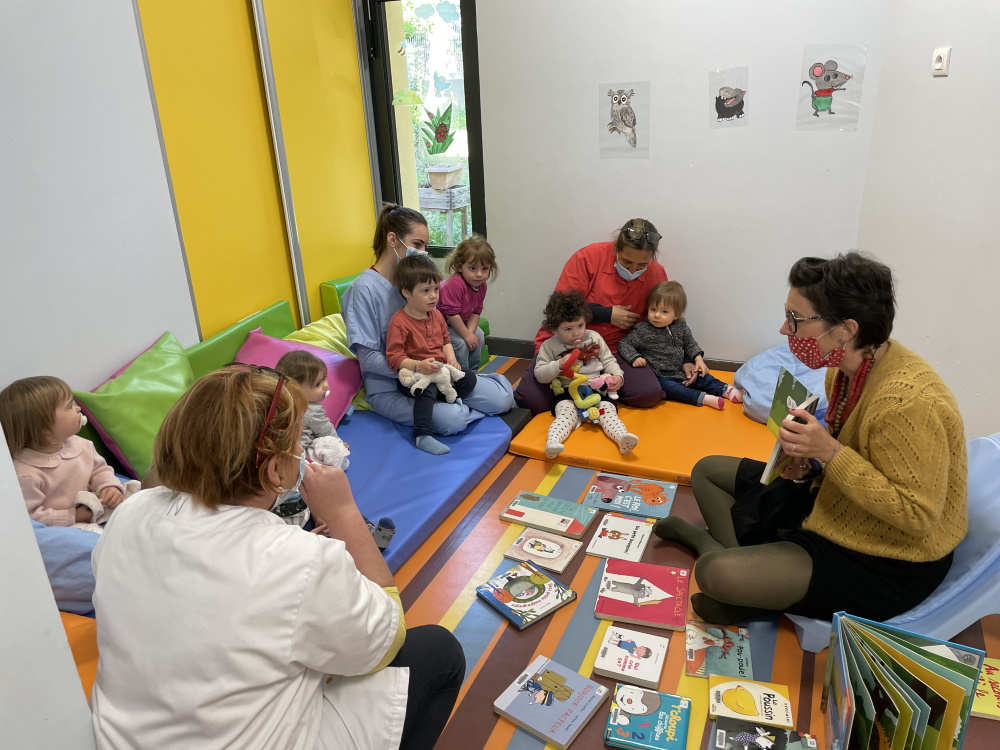 2021 04 13 les petites oreilles chez les petits filous lecture crèche médiathèque 2